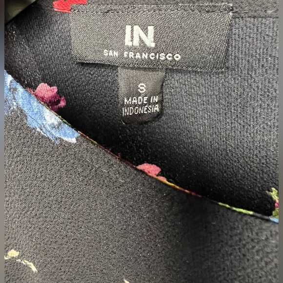 I.N. San Francisco Black & Floral Print Women’s Blouse Size Small - Picture 2 of 3